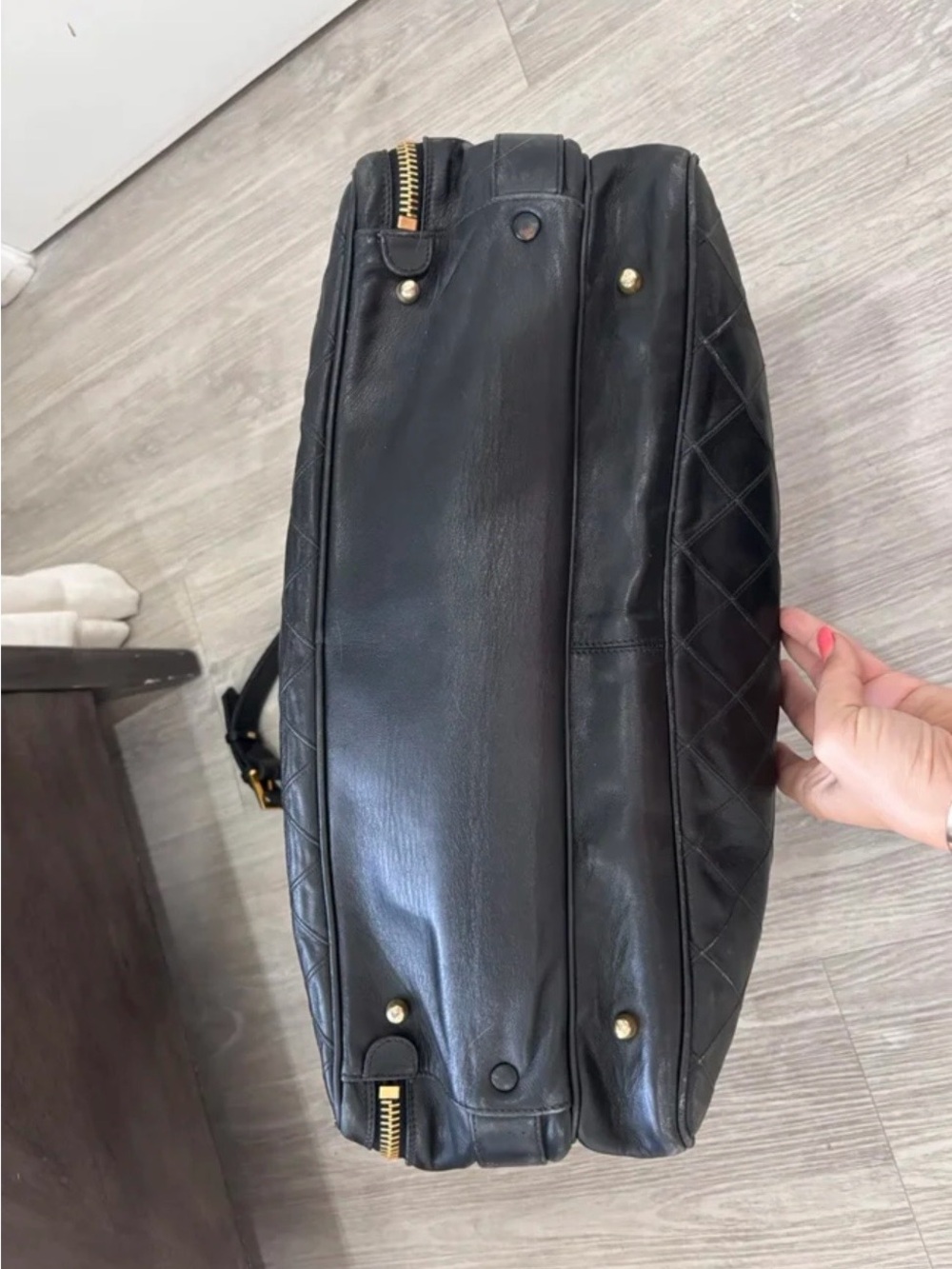 CHANEL Black Quilted Leather Shoulder Bag with Zipper - Picture 9 of 15